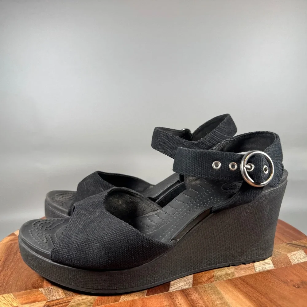 Crocs Leigh Wedge Sandals Black Canvas Ankle Strap Platform Womens Size 10